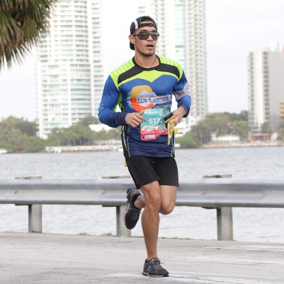 Meet your Posher, Esdras - Picture 3 of 7